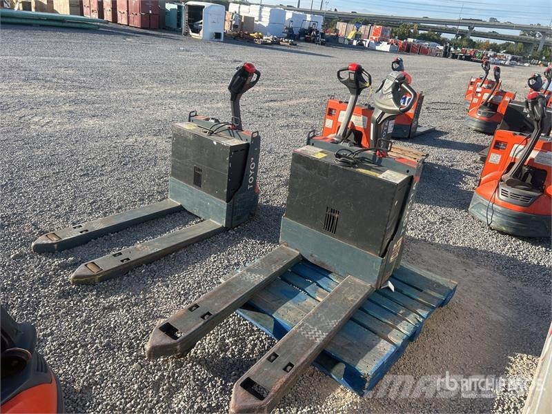 Toyota 8HBW23 Hand pallet truck