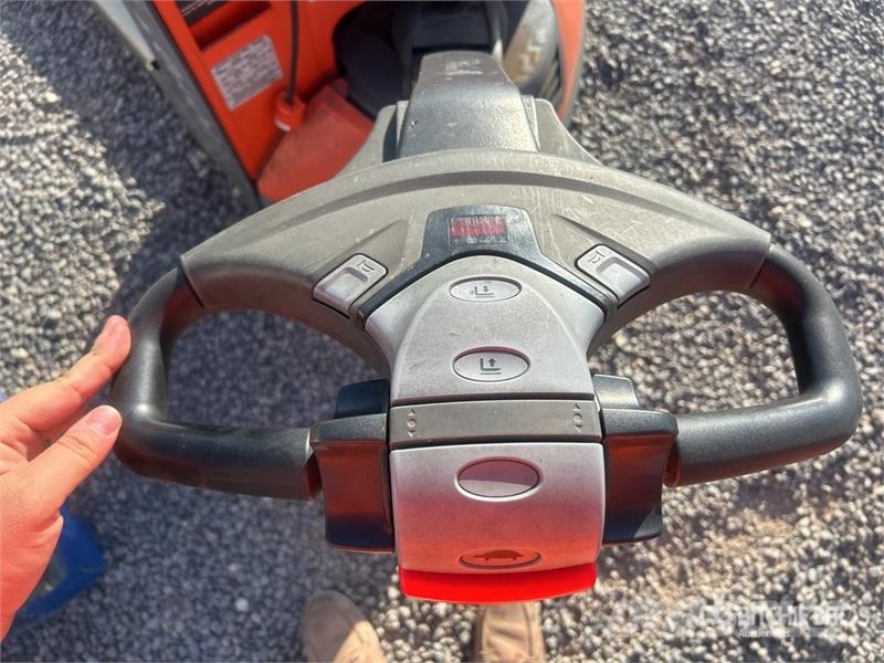 Toyota 8HBW23 Hand pallet truck