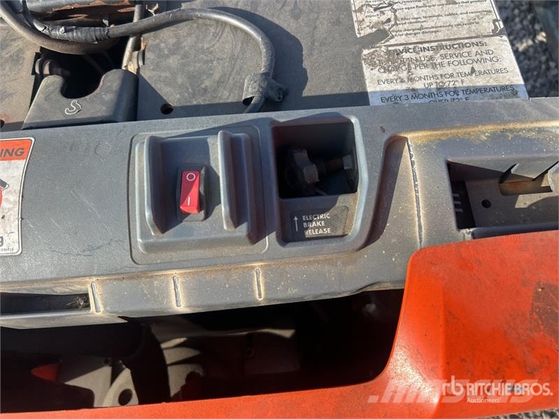 Toyota 8HBW23 Hand pallet truck