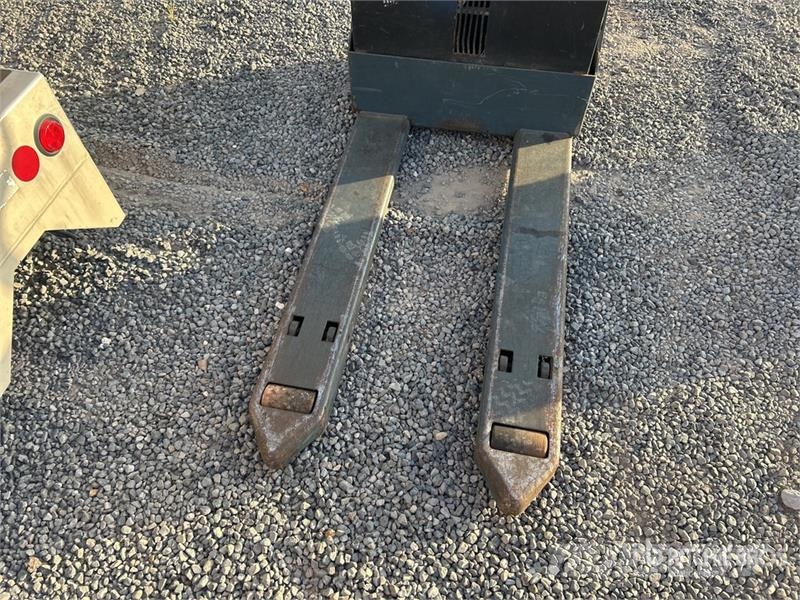 Toyota 8HBW23 Hand pallet truck