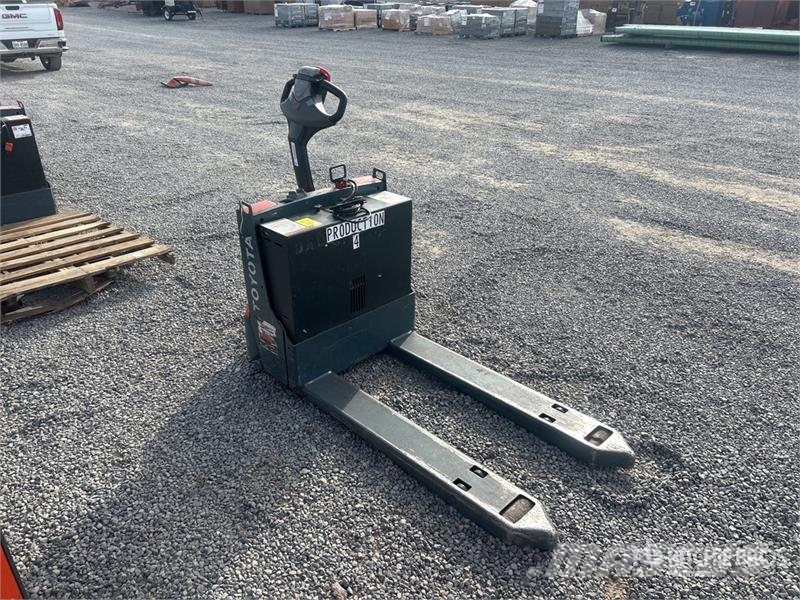 Toyota 8HBW23 Hand pallet truck