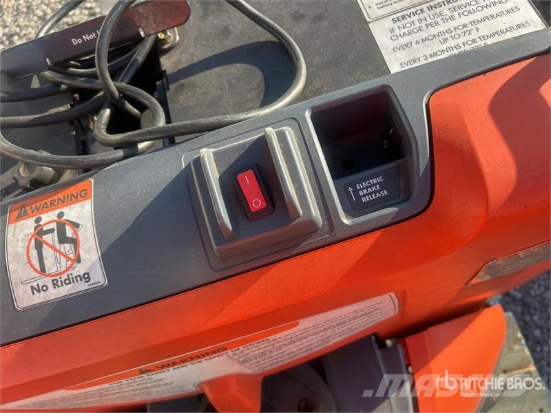 Toyota 8HBW23 Hand pallet truck