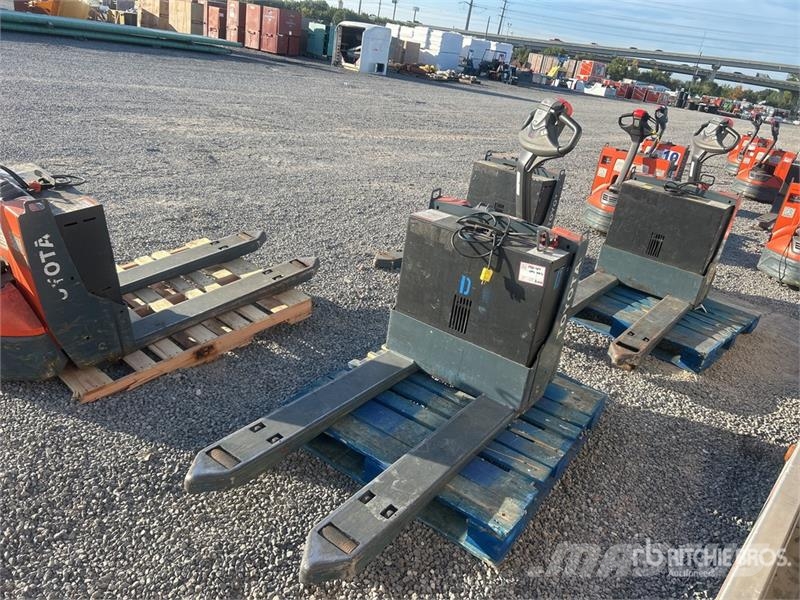 Toyota 8HBW23 Hand pallet truck
