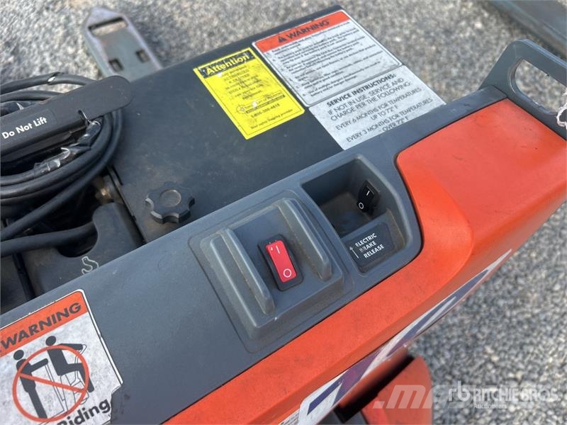 Toyota 8HBW23 Hand pallet truck