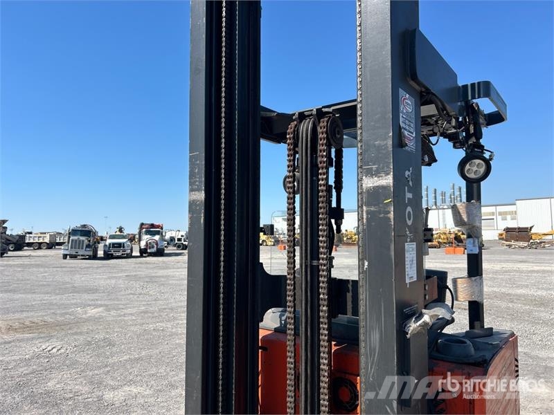 Toyota 9BDRU15 3000 lb Electric Forklift Электропогрузчики