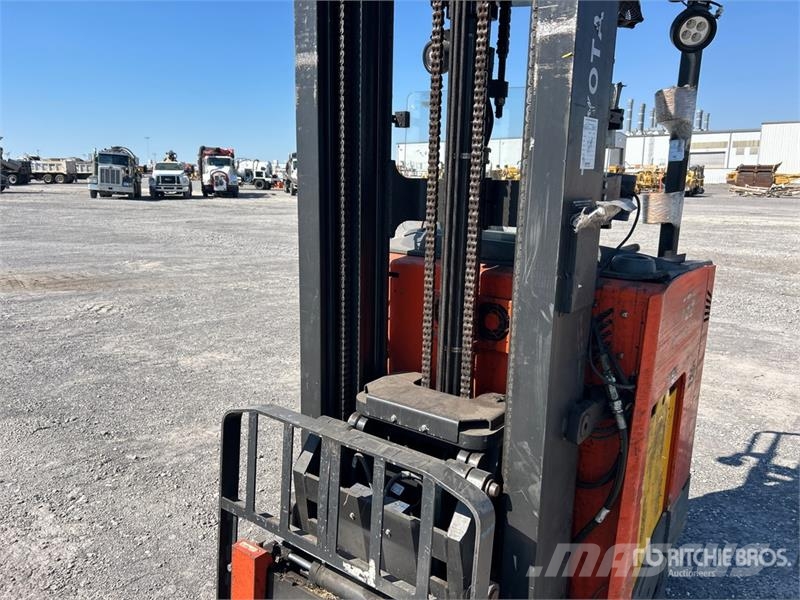 Toyota 9BDRU15 3000 lb Electric Forklift Электропогрузчики