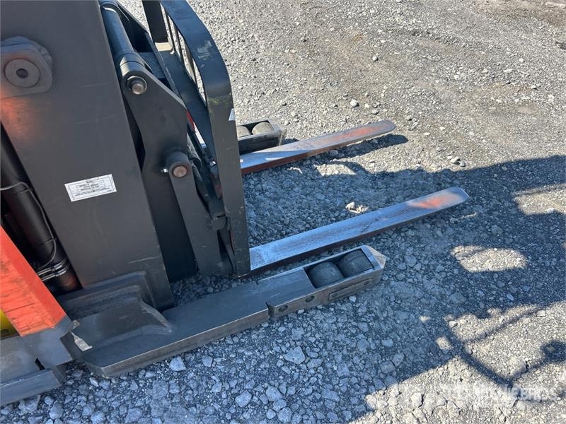 Toyota 9BDRU15 3000 lb Electric Forklift Электропогрузчики