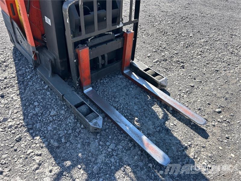 Toyota 9BDRU15 3000 lb Electric Forklift Электропогрузчики