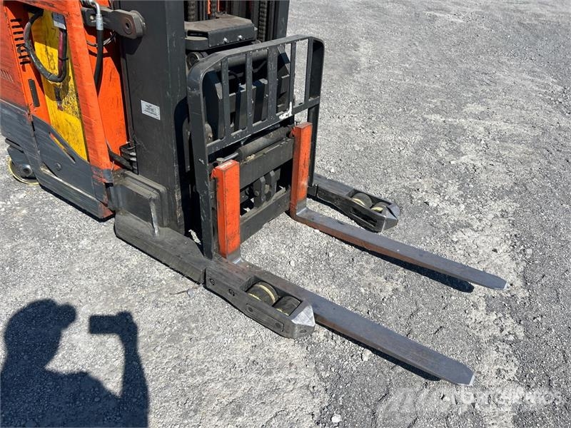 Toyota 9BDRU15 3000 lb Electric Forklift Электропогрузчики