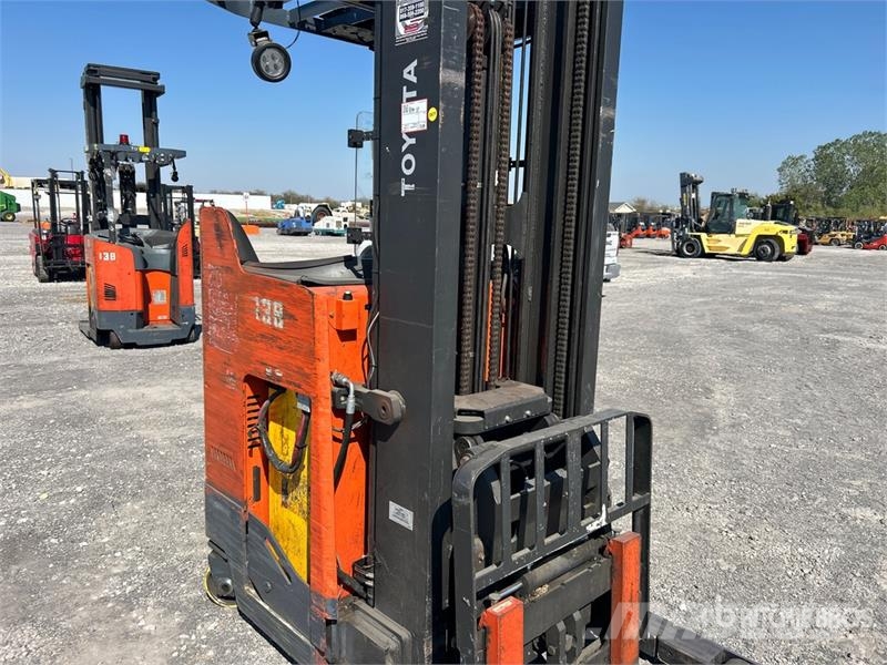 Toyota 9BDRU15 3000 lb Electric Forklift Электропогрузчики