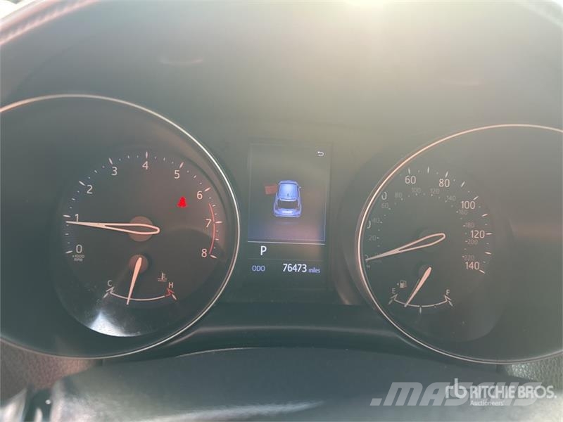 Toyota C-HR LE 2WD SUV 자동차