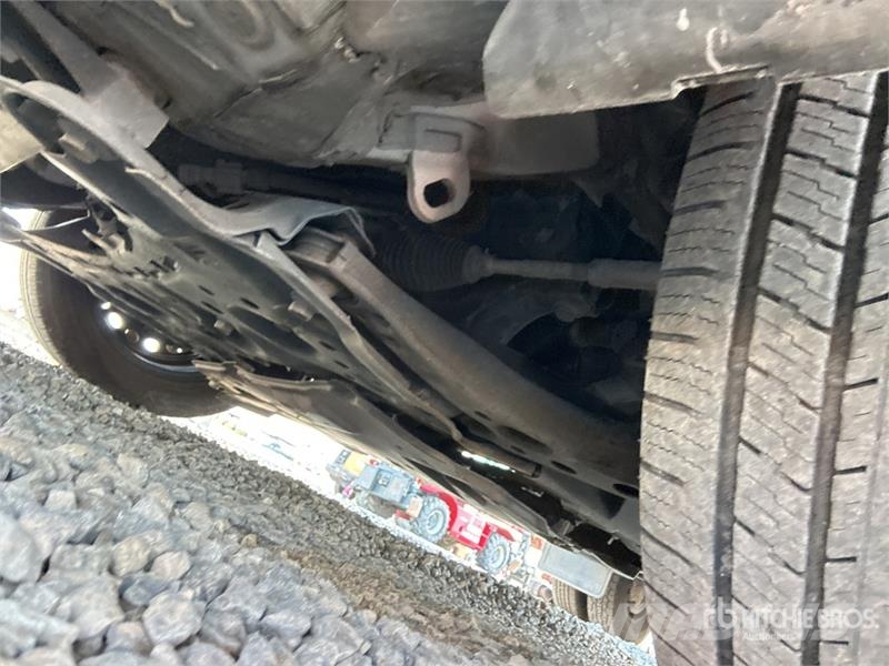 Toyota C-HR LE 2WD SUV 자동차