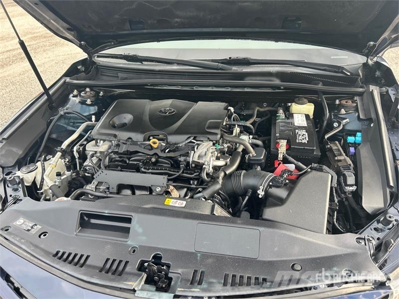 Toyota Camry LE Lengvieji automobiliai