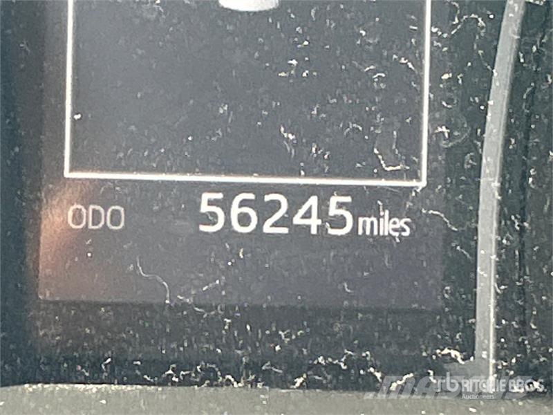 Toyota Camry LE Lengvieji automobiliai