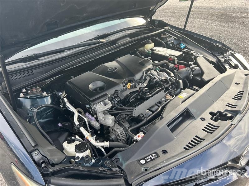 Toyota Camry LE Lengvieji automobiliai
