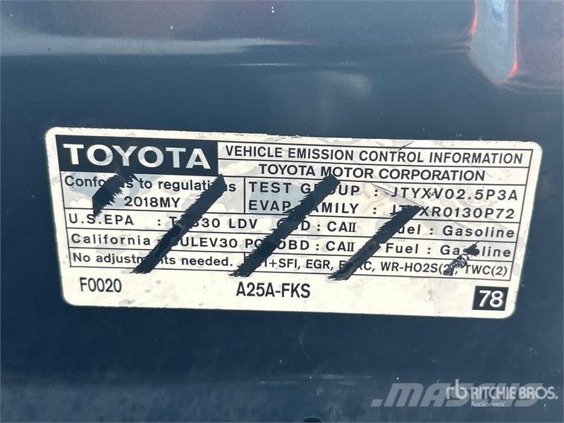 Toyota Camry LE Lengvieji automobiliai