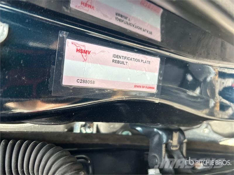 Toyota Camry LE Lengvieji automobiliai