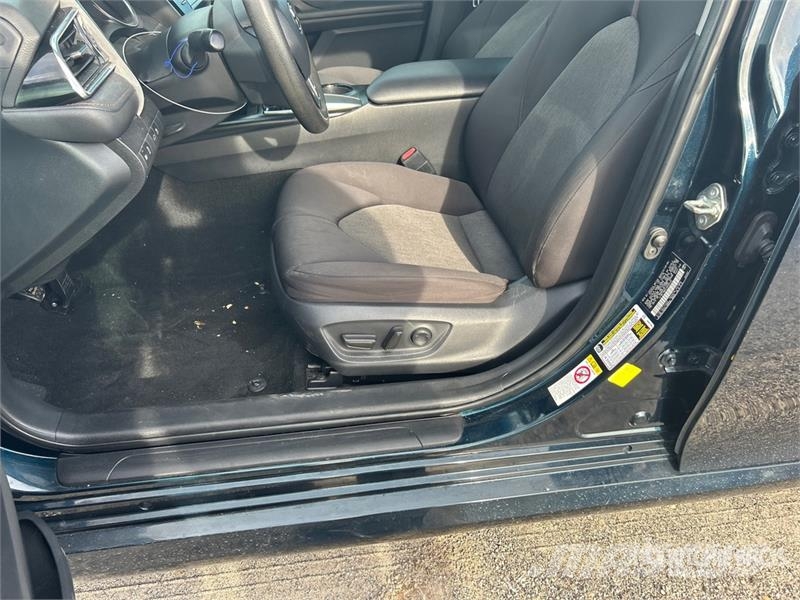 Toyota Camry LE Lengvieji automobiliai