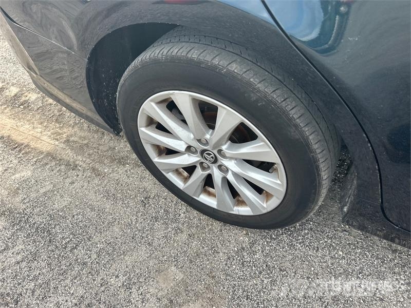 Toyota Camry LE Lengvieji automobiliai