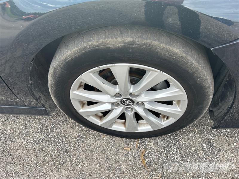 Toyota Camry LE Lengvieji automobiliai
