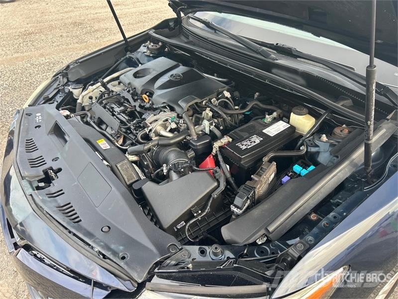 Toyota Camry LE Lengvieji automobiliai