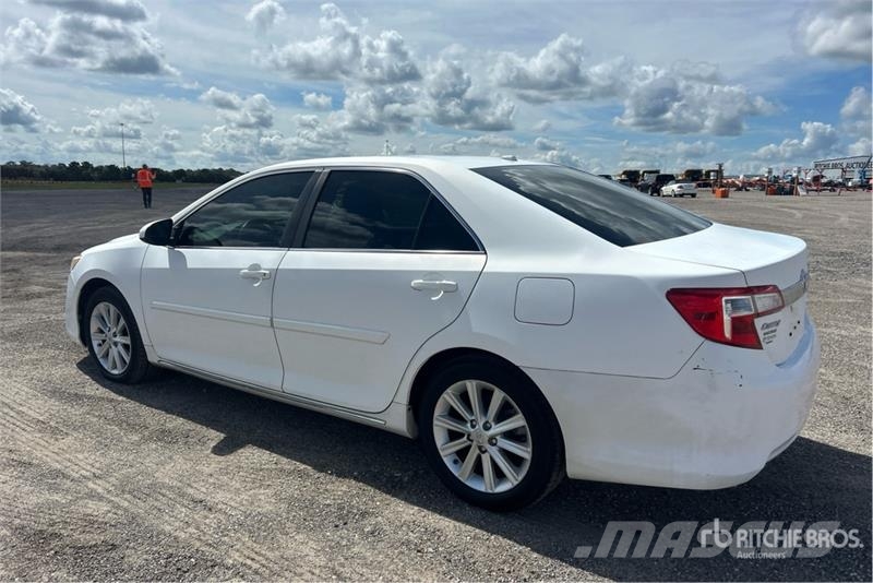 Toyota Camry XLE Carros Ligeiros