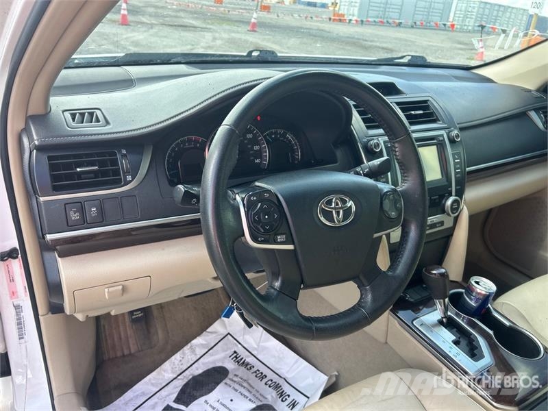 Toyota Camry XLE Carros Ligeiros