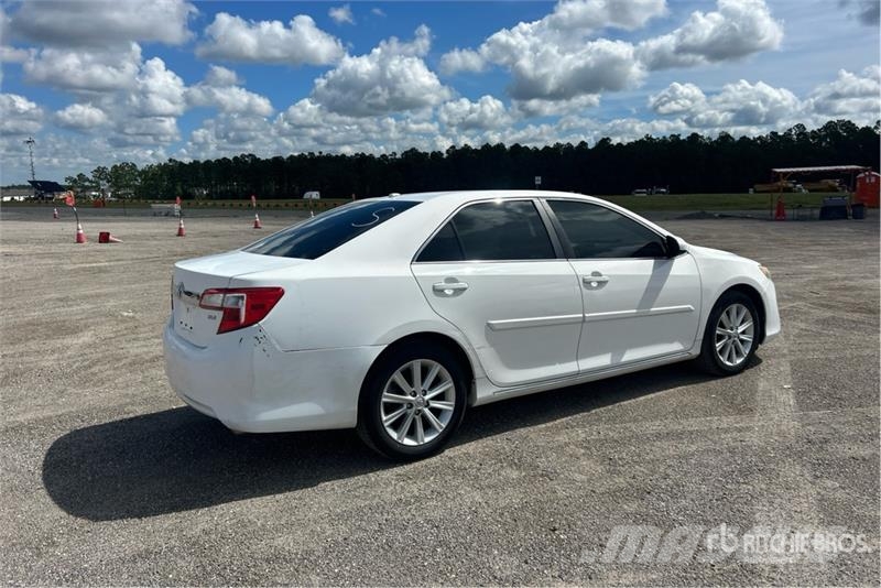 Toyota Camry XLE Carros Ligeiros