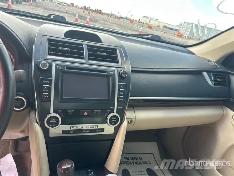 Toyota Camry XLE Carros Ligeiros