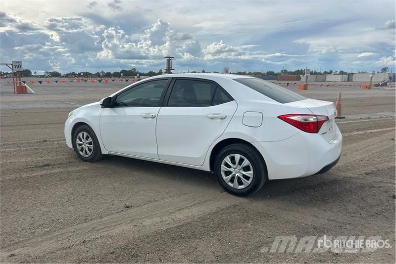 Toyota Corolla CE Automašīnas