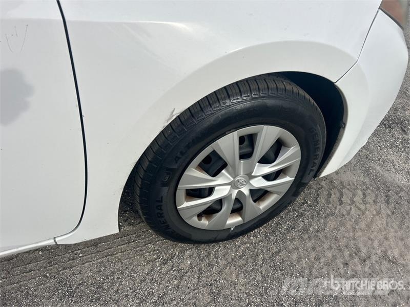 Toyota Corolla CE Automašīnas