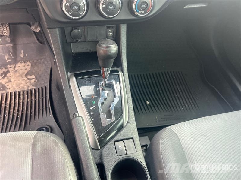 Toyota Corolla CE Automašīnas