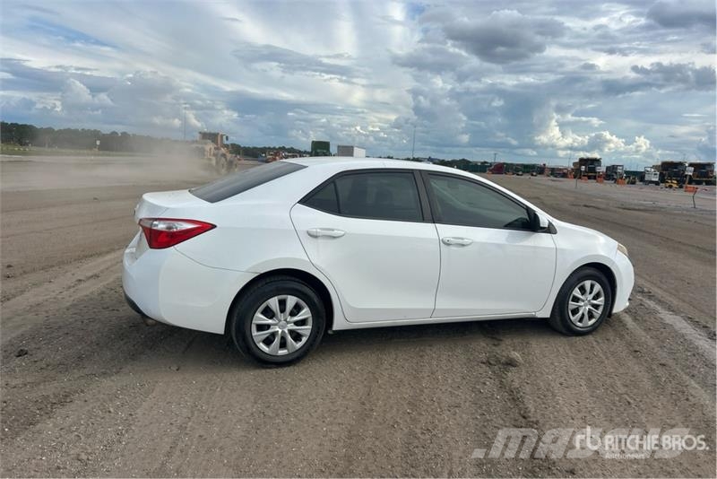 Toyota Corolla CE Automašīnas