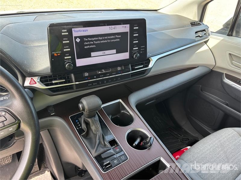 Toyota Sienna Hybrid Minivan Auto
