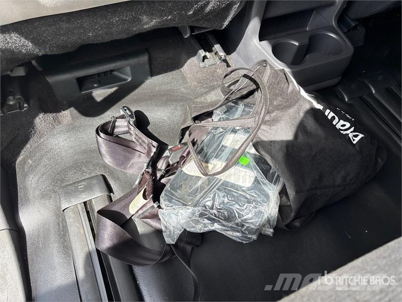 Toyota Sienna Hybrid Minivan Auto