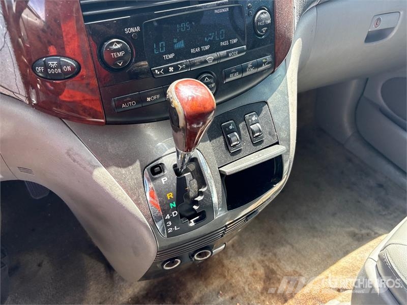 Toyota Sienna Minivan Personbilar
