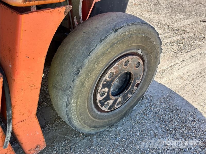 Toyota THD3600-24 36000 lb Pneumatic Tire Forklift (Inope شاحنات ذات رافعات شوكية - أخرى