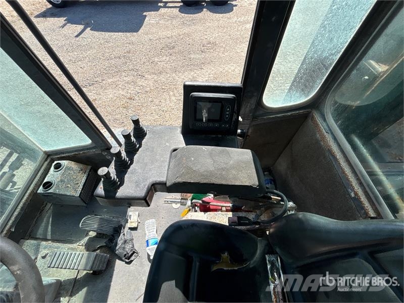 Toyota THD3600-24 36000 lb Pneumatic Tire Forklift (Inope شاحنات ذات رافعات شوكية - أخرى