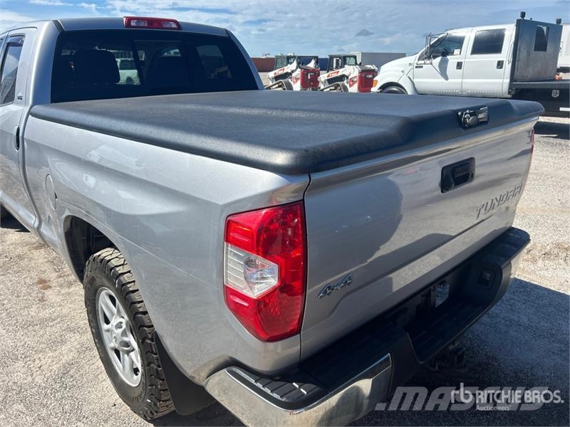 Toyota Tundra 4x4 Crew Cab Pickup Outro