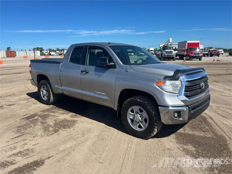 Toyota Tundra 4x4 Crew Cab Pickup Outro