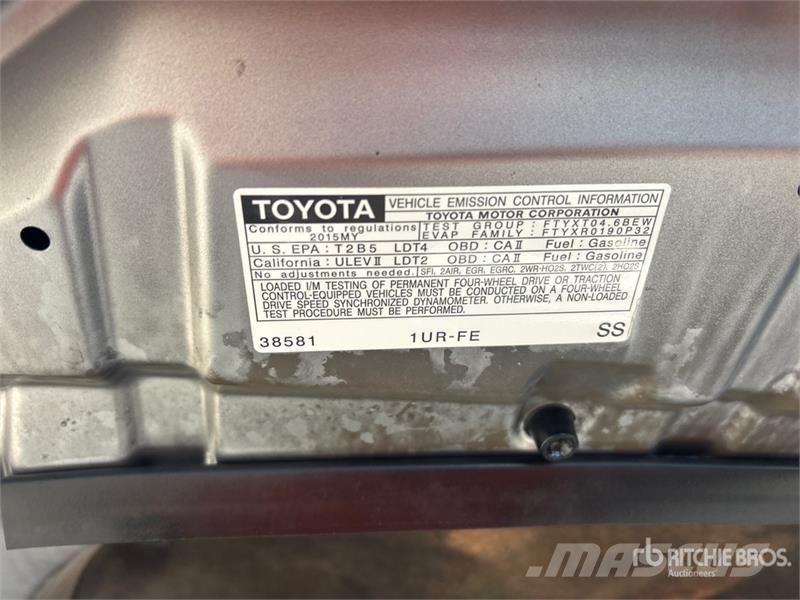 Toyota Tundra 4x4 Crew Cab Pickup Outro