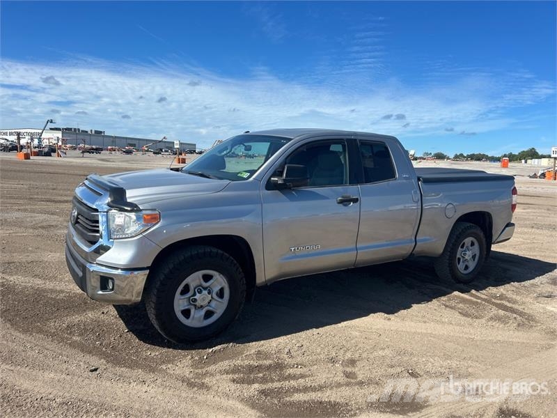 Toyota Tundra 4x4 Crew Cab Pickup Outro