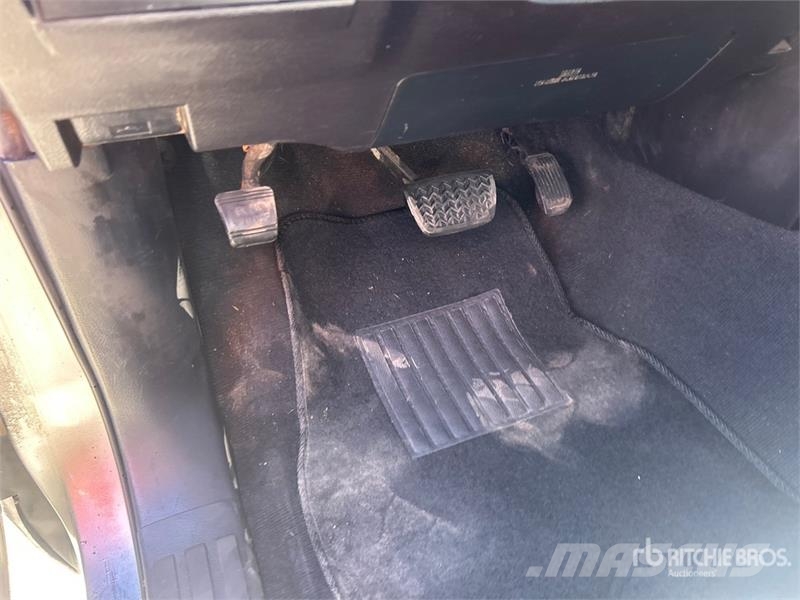 Toyota Tundra 4x4 Crew Cab Pickup Outro