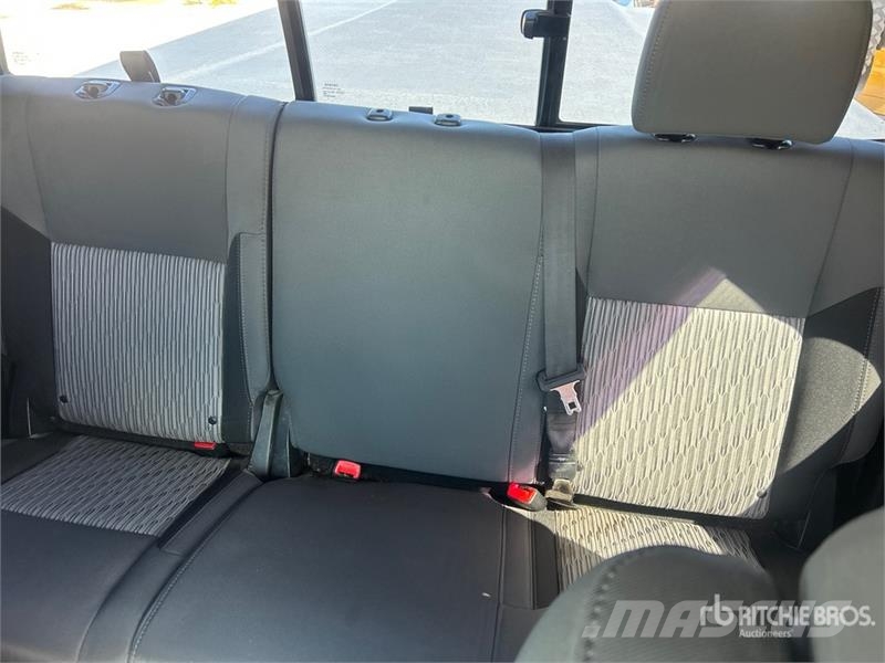 Toyota Tundra 4x4 Crew Cab Pickup Outro