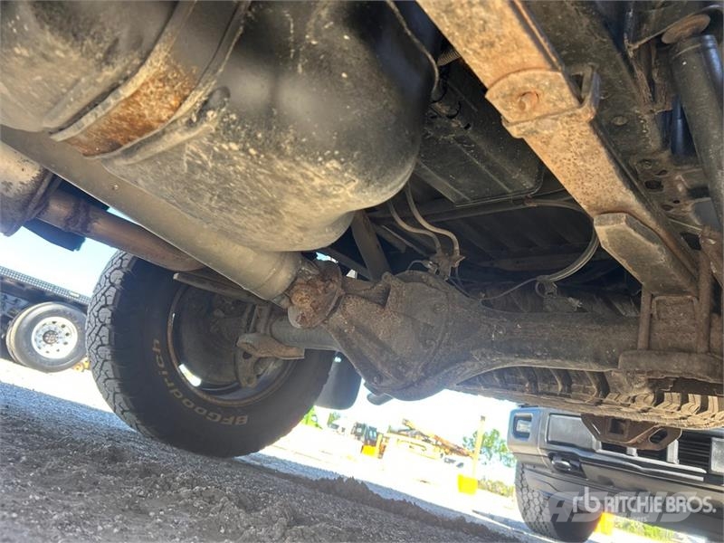 Toyota Tundra 4x4 Crew Cab Pickup Outro