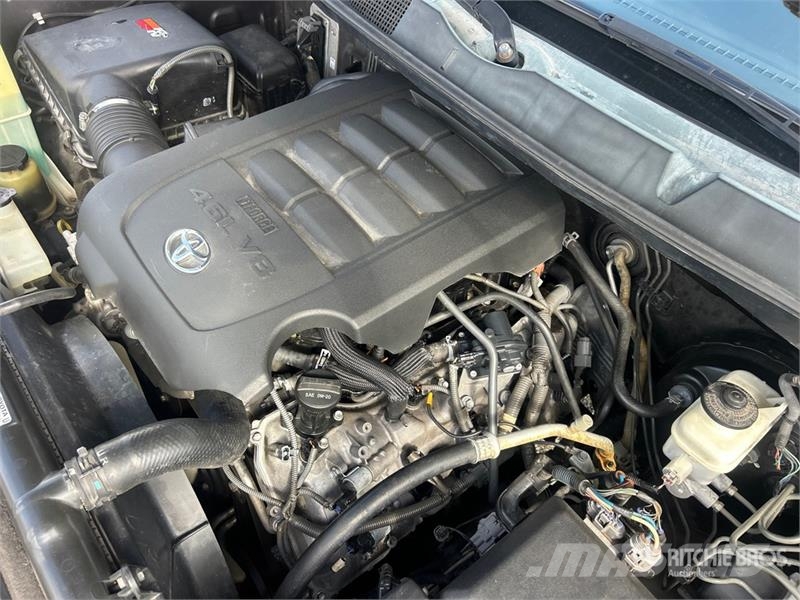 Toyota Tundra 4x4 Crew Cab Pickup Ostalo