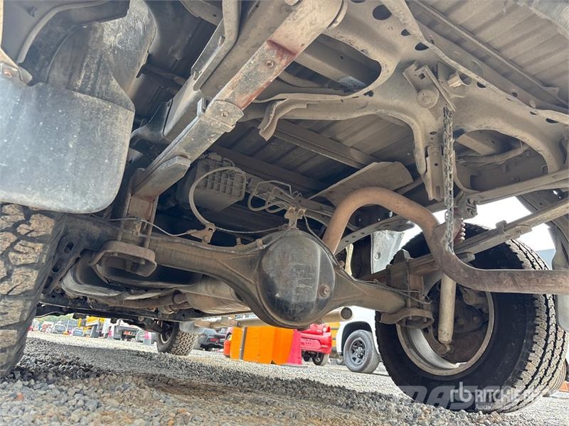Toyota Tundra Platinum 4x4 Crew Cab Pickup Otros