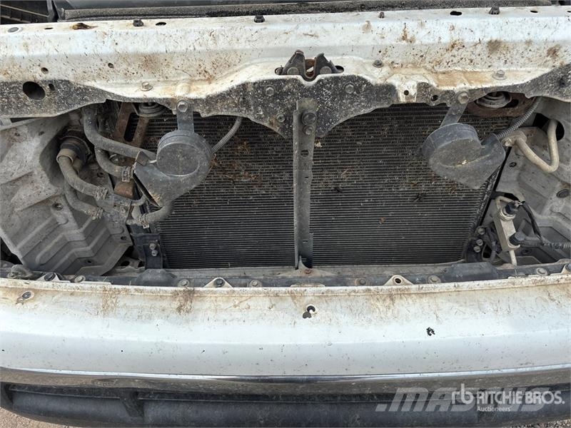 Toyota Tundra Platinum 4x4 Crew Cab Pickup Otros