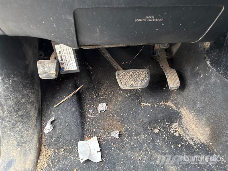 Toyota Tundra Platinum 4x4 Crew Cab Pickup Otros