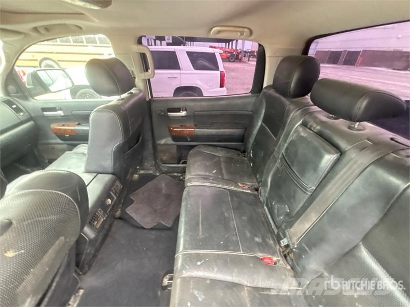 Toyota Tundra Platinum 4x4 Crew Cab Pickup Otros